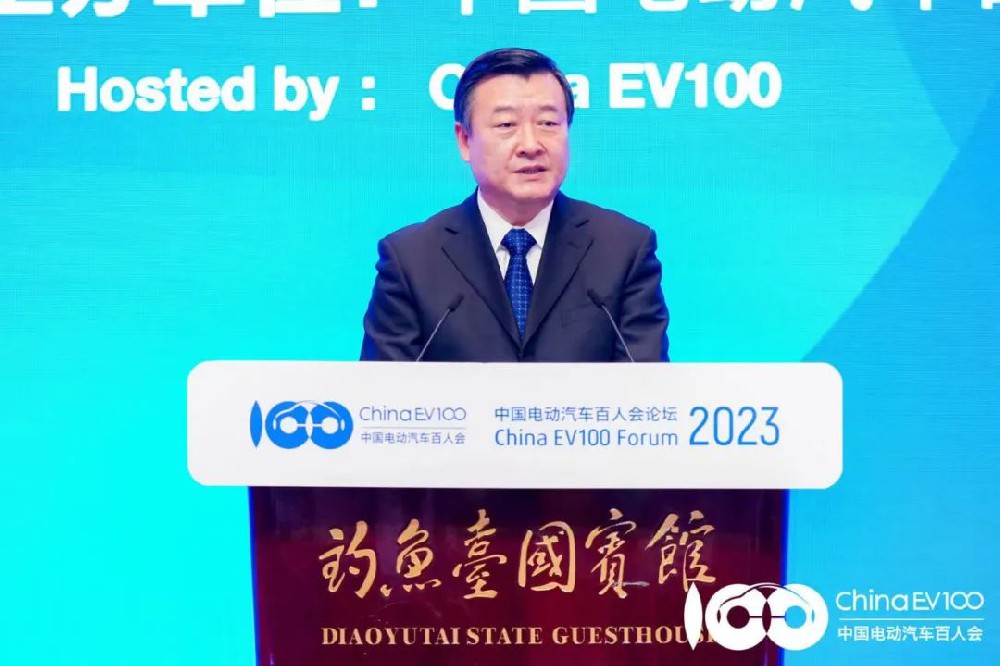 住建部部長(cháng)倪虹：像智能汽車(chē)一樣以科技賦能造中國智慧房子